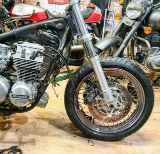 Llantas de radios a medida cafe racer