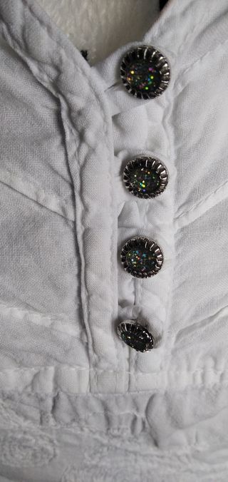 Blusa bordada sin mangas