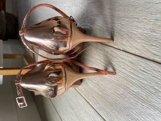 Tacones dorados T38 Nuevos