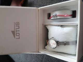 Reloj lotus con pulsera nuevo