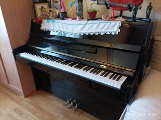 Piano Kawai