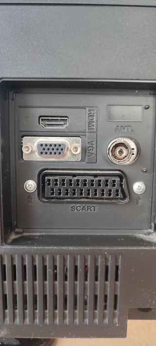 Televisor TV OKI 21" + regalo soporte.