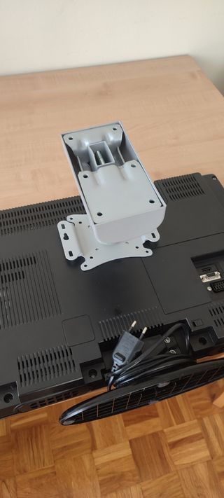 Televisor TV OKI 21" + regalo soporte.