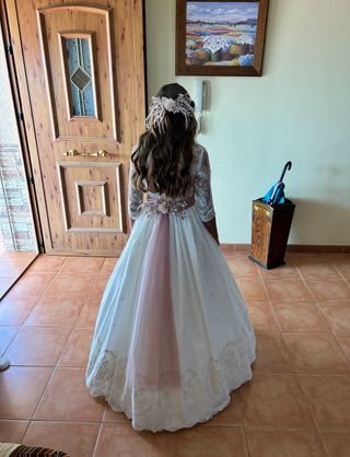 Vestido de comunión año 2023