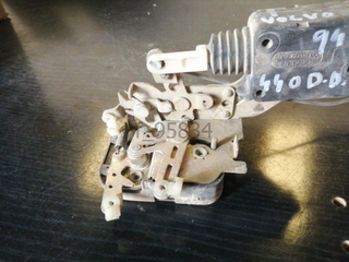 Cerradura puerta delantera derecha Volvo 4 f_95834