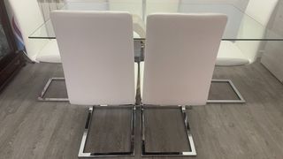 Juego sillas de comedor piel blanca