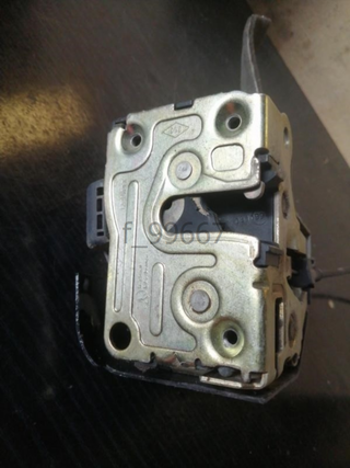 Cerradura puerta delantera derecha Renault f_99667