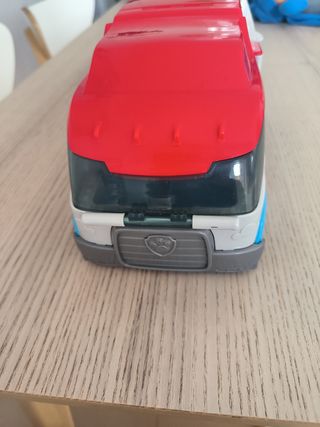 Camión patrulla canina