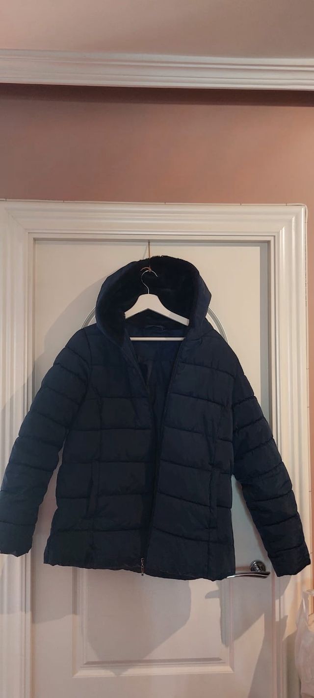 Abrigo Mujer. Talla 42. Nueva.