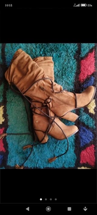 BOTAS ALTAS XTI TALLA 37.