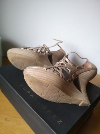 Sandalias en cuña Pura López