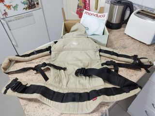 MOCHILA PORTABEBÉS MANDUCA