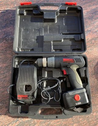 TALADRO CON BATERÍA WAHLEN