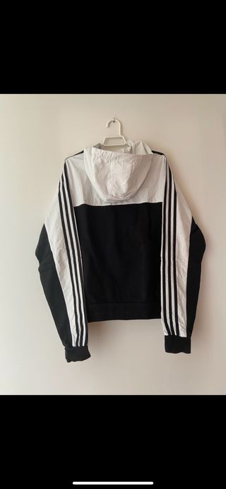 Sudadera Adidas con capucha negra y blanca talla S