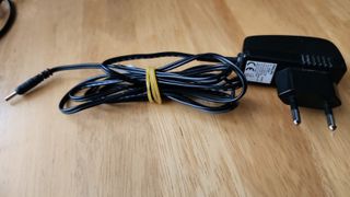 Phillips 355  (sin bloqueo de SIM) con cámara