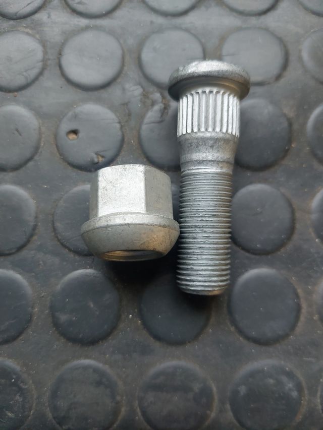 NISSAN CABSTAR ESPARRAGO