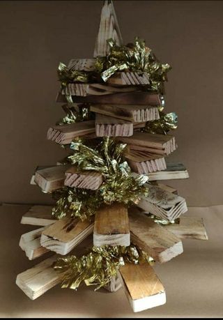 Albero di Natale in legno fatto a mano