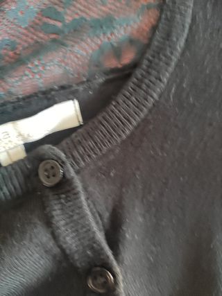 Jersey negro liviano con encaje