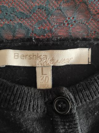 Jersey negro liviano con encaje