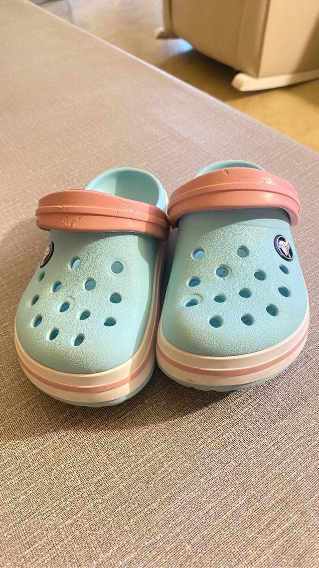 Crocks niña como nuevas
