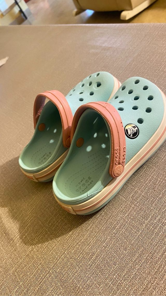 Crocks niña como nuevas