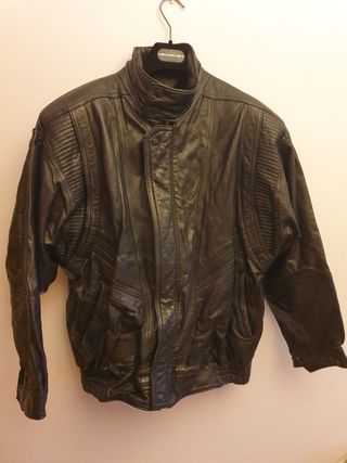 Cazadora de cuero vintage. Años 80. Talla M. 