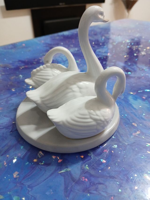 Porcelana cisnes
