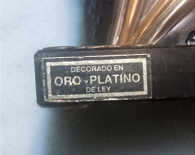 Escultura de porcelana "Galos"