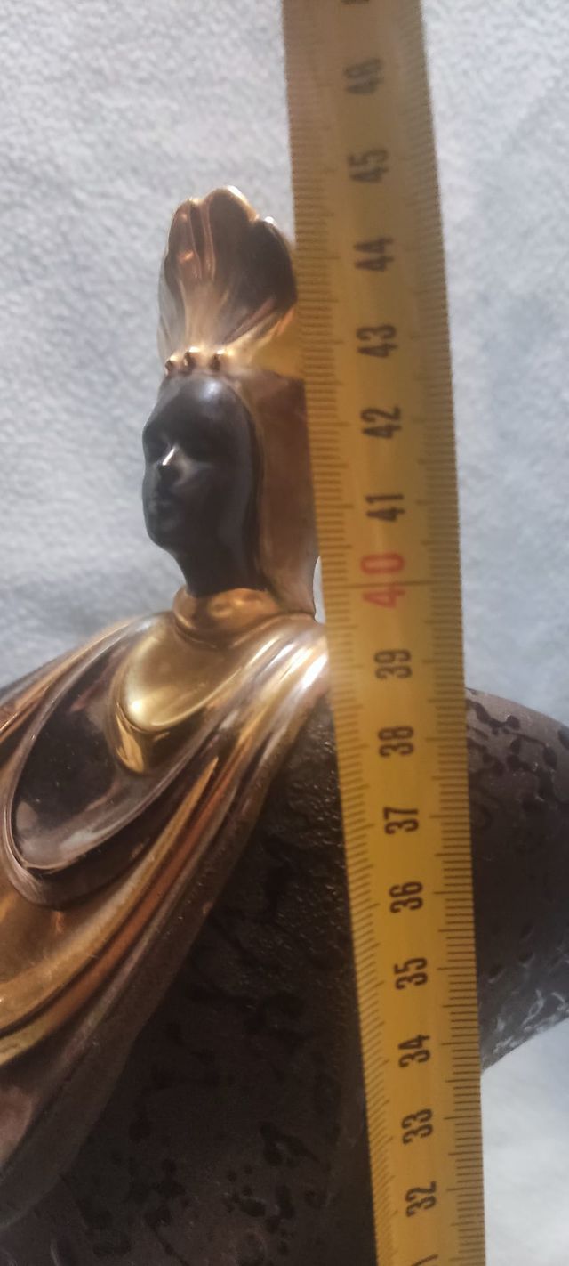 Escultura de porcelana "Galos"