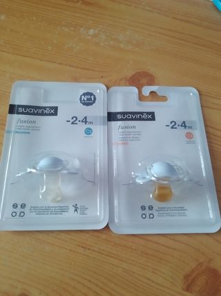 Biberón XXL anticolico Saro y dispensador de leche