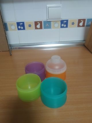 Biberón XXL anticolico Saro y dispensador de leche