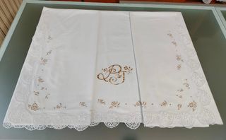 Sabana con puntilla y bordado