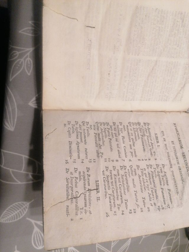 Libro jurídico de 1830.