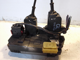 Cerradura puerta trasera derecha Opel Vect f_21490