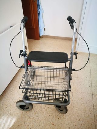 rebajado. Andador para ancianos 
