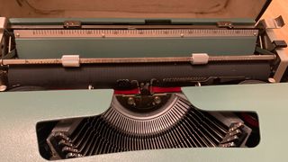 Máquina de escribir Olivetti Lettera 32