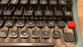 Máquina de escribir Olivetti Lettera 32