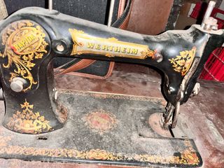 maquina de coser antigua
