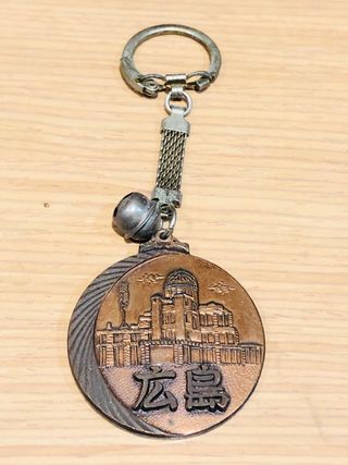 LlAVERO recordatorio de hiroshima japon