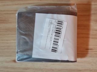 Cartera cuero esmerilada marrón de gran capacidad.