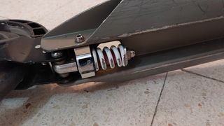 Patinete con amortiguador