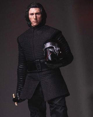Hot Toys Star Wars: The Rise of Skywalker – Kylo R