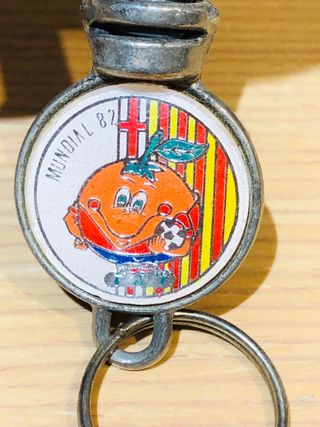 Antiguo llavero naranjito mosqueton