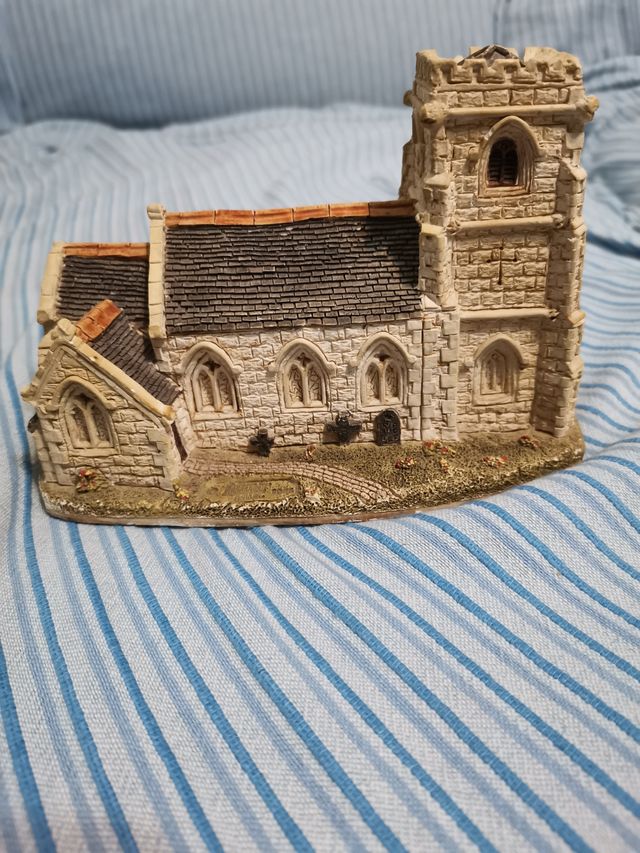 Figura de cerámica de abadia inglesa