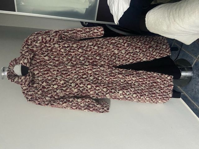 abrigo nuevo con capa abajo