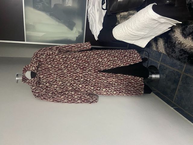 abrigo nuevo con capa abajo