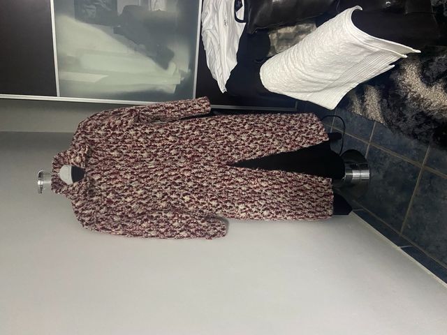 abrigo nuevo con capa abajo