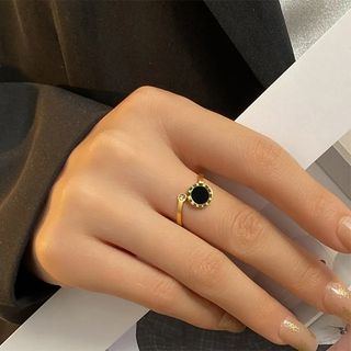 Anillo de Titanio con Circonita Brillante