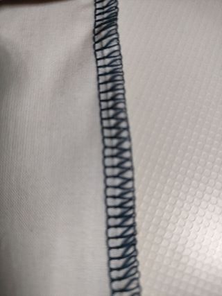 Máquina de coser. Remalladora