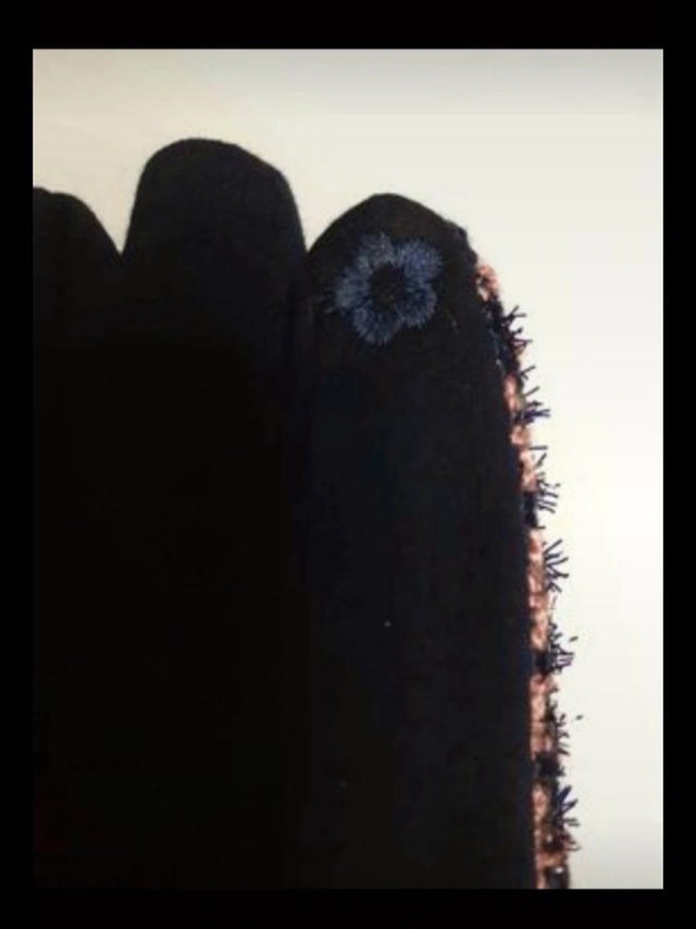 Guanti blu e rosa con stampa donna